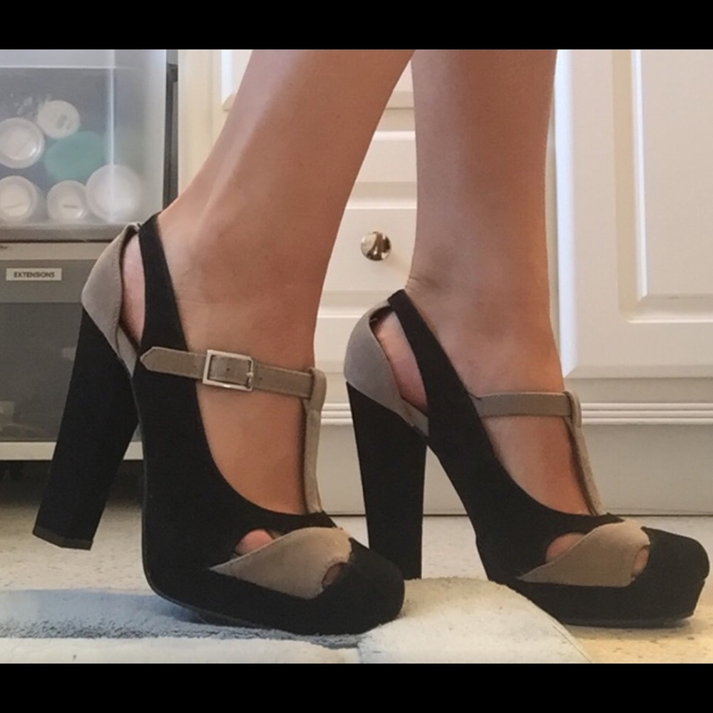 Black and Taupe Heels. Size 8.5